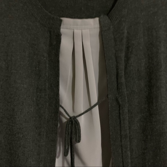Simply Vera, Vera Wang Soft Knit Gray Tie Front Sweater/Blouse. Size XS - Picture 8 of 13
